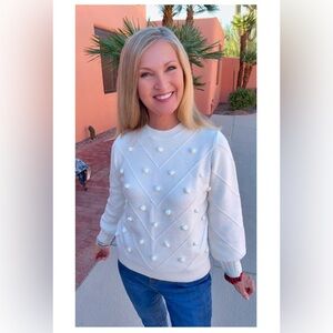 NWT WHITE PUFF SWEATER-XS/S